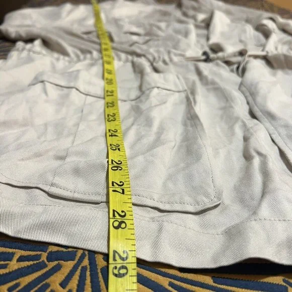 Torrid Womens Blouse Plus 2X Double Extra Large Beige Stone Rayon Twill New - Picture 8 of 8